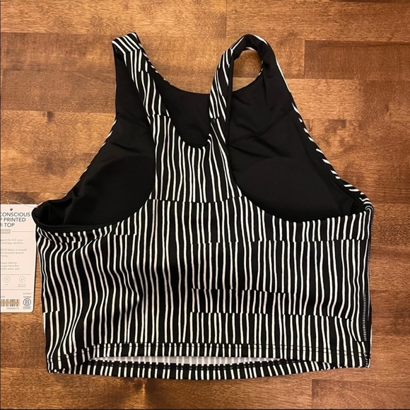 Athleta A-C Conscious Crop Printed Bikini Top
NWT - Picture 4 of 8